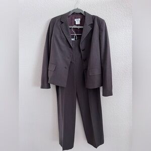 Barneys New York Classic Brown Pinstripe Women’s Suit Approximate Size 8 No Tag